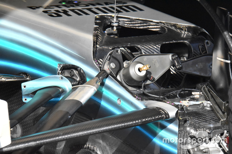 Detalle de la suspensión delantera del W09 de Mercedes AMG F1