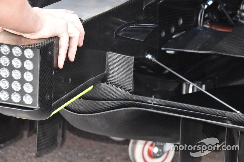 Detail bagian belakang Mercedes-AMG F1 W09