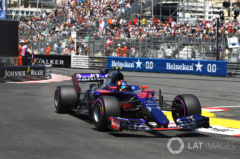 6. Carlos Sainz Jr., Scuderia Toro Rosso STR12