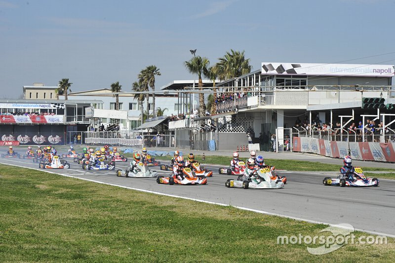 Стартові події фінальних гонок WSK Super Master Series