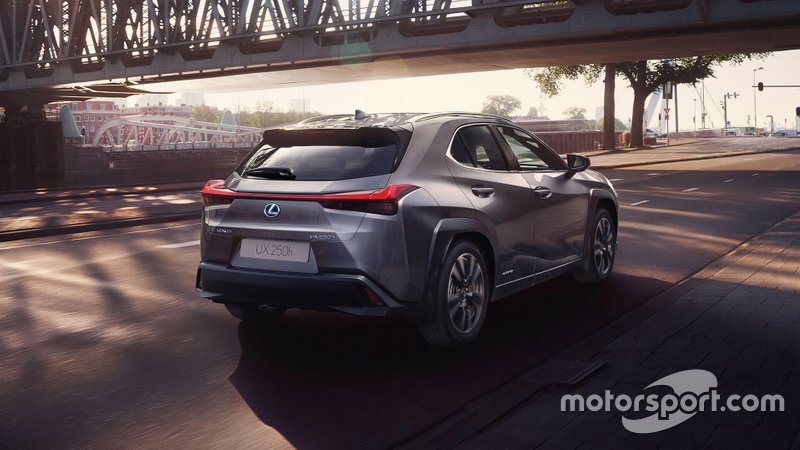 Lexus UX 2019 року