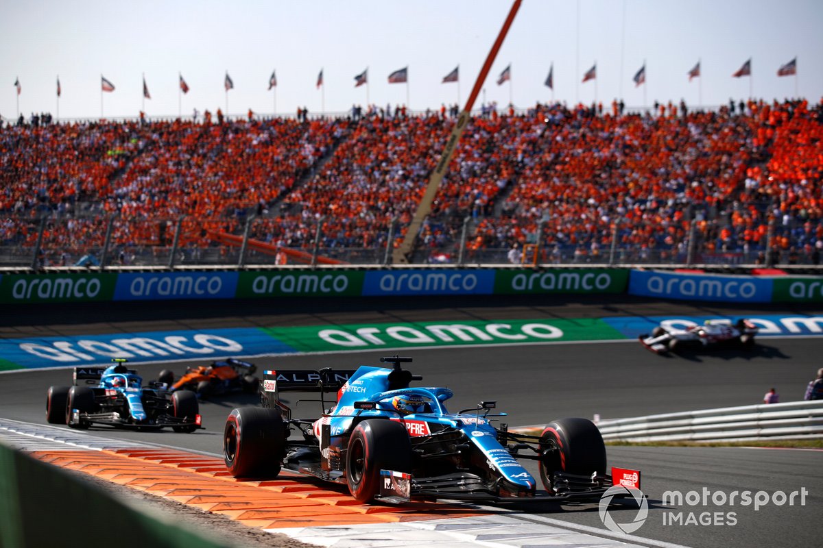 Fernando Alonso, Alpine A521, Esteban Ocon, Alpine A521, and Daniel Ricciardo, McLaren MCL35M