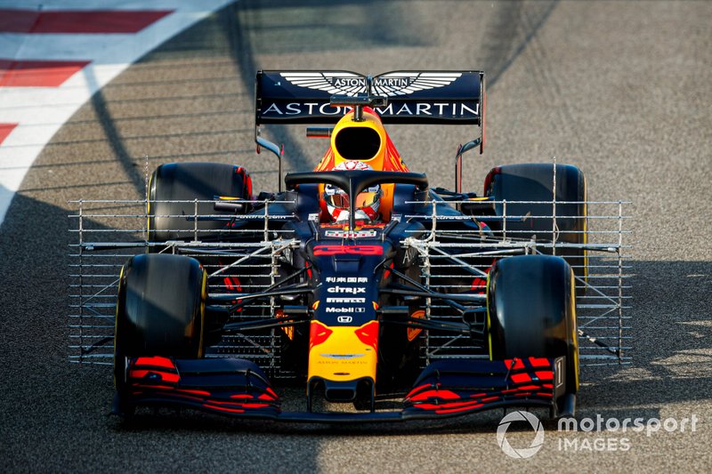 Max Verstappen, Red Bull Racing RB15 con il rastrello di sensori nei test di Abu Dhabi