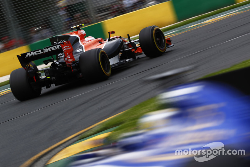 Стоффель Вандорн, McLaren MCL32, Маркус Ерікссон, Sauber C36