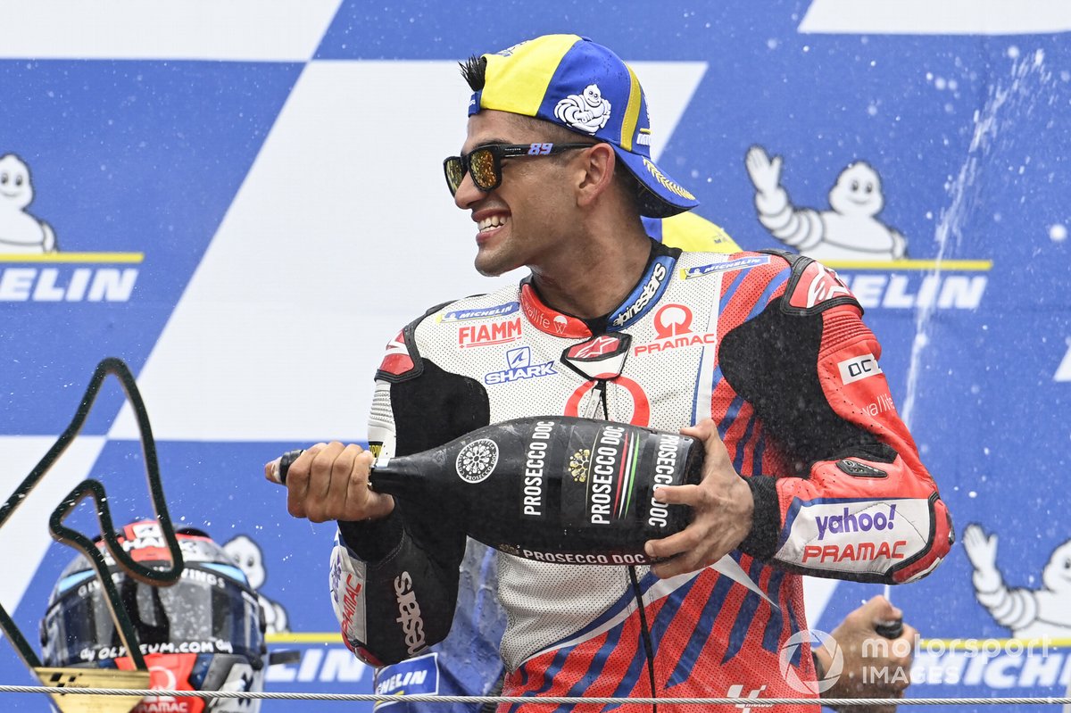 Подиум: победитель гонки Хорхе Мартин, Pramac Racing