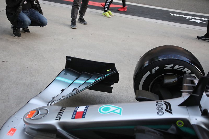 Mercedes AMG F1 W10 voorvleugel detail