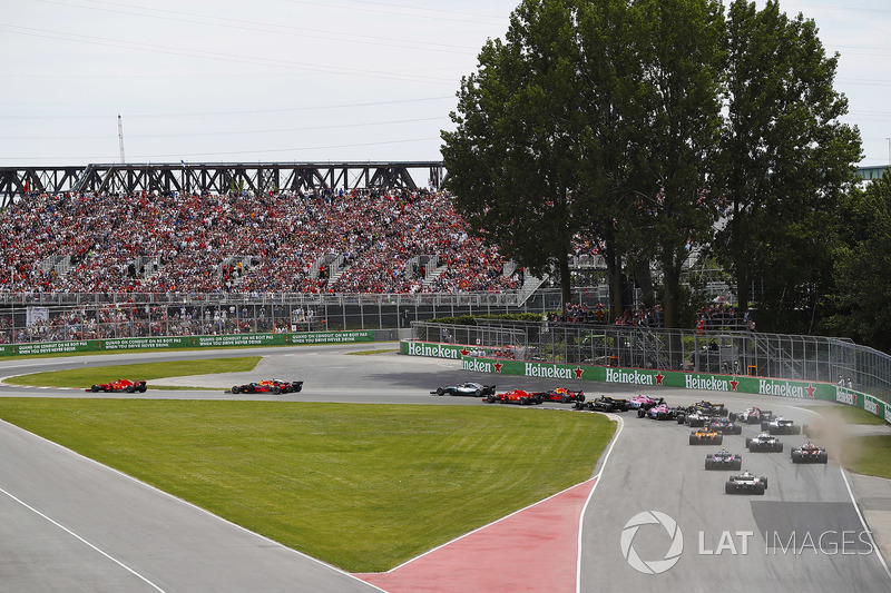 Себастьян Феттель, Ferrari SF71H, лідирує на старті