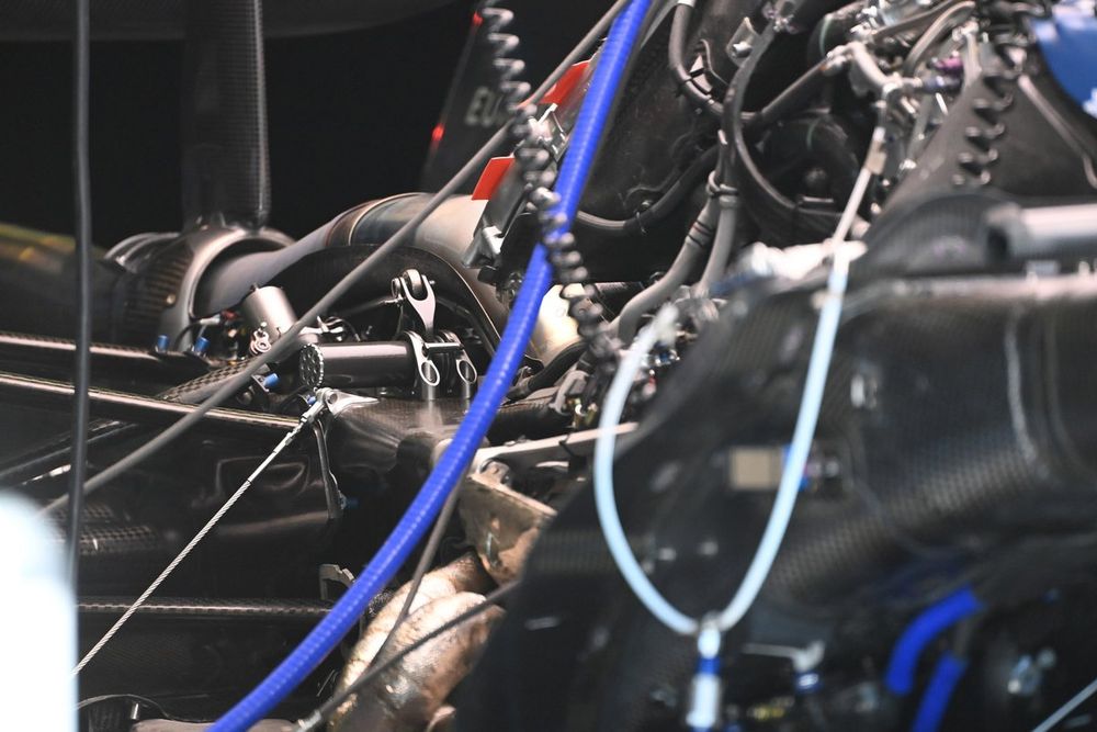 McLaren MCL60 vista de la parte del motor