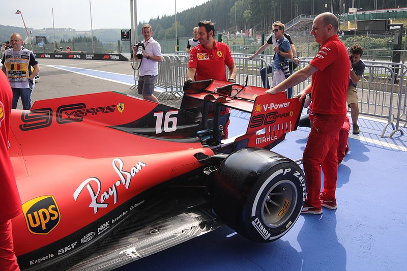 Задняя часть Ferrari SF90