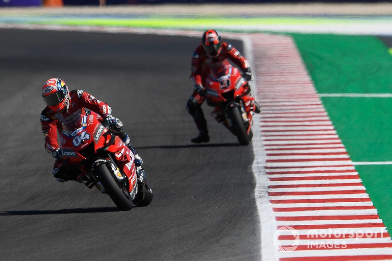 Bij Ducati is men zoekende naar de aansluiting bij de koplopers in de MotoGP