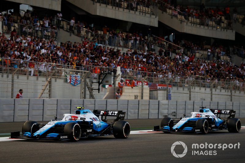 Robert Kubica, Williams FW42, leads George Russell, Williams Racing FW42