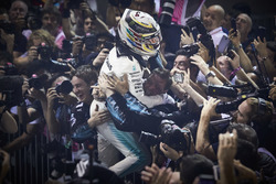 Race winner Lewis Hamilton, Mercedes AMG F1