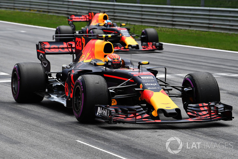 Max Verstappen, Red Bull Racing RB13 practice start