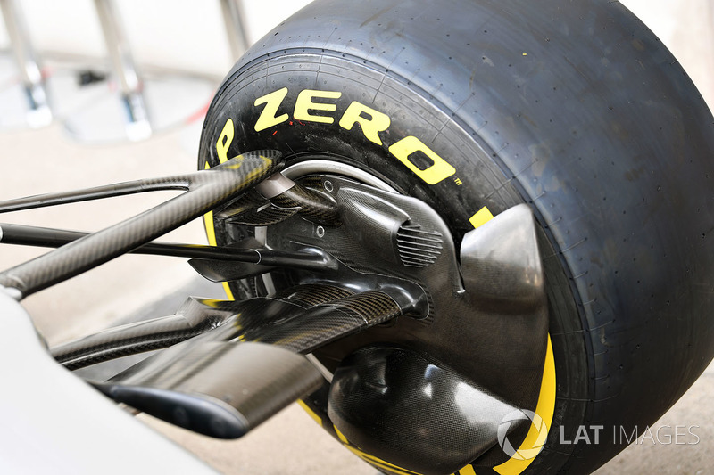 Mercedes AMG F1 W08 ön fren kanalı