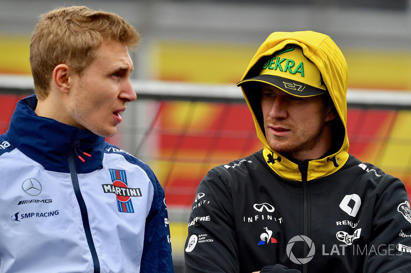Sergey Sirotkin, Williams y Nico Hulkenberg, Renault Sport F1 Team en el desfile de pilotos