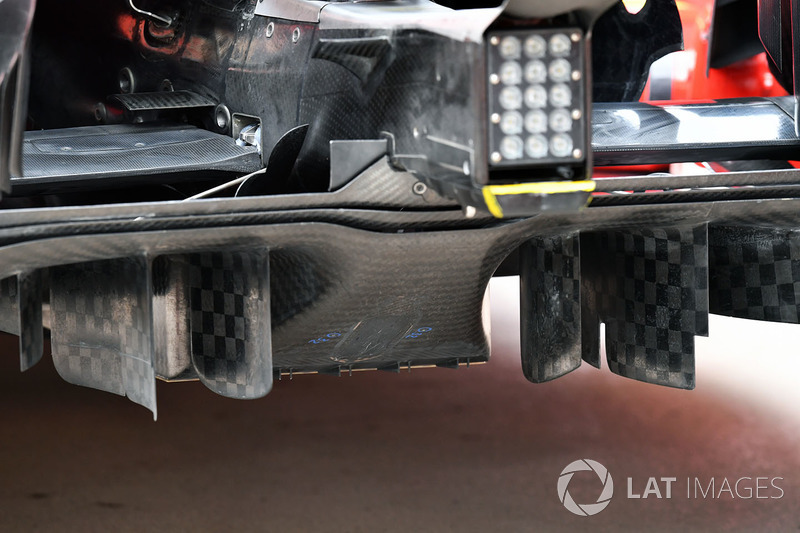 Diffuser belakang Ferrari SF71H