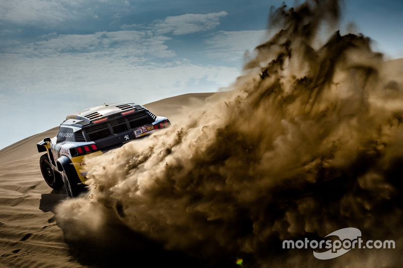 #300 Peugeot Sport Peugeot 3008 DKR: Стефан Петрансель, Жан-Поль Коттре
