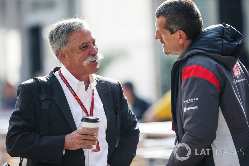 Chase Carey y Guenther Steiner, Haas F1 Team Principal