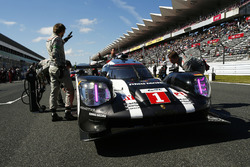 #1 Porsche Team Porsche 919 Hybrid: Timo Bernhard, Mark Webber, Brendon Hartley