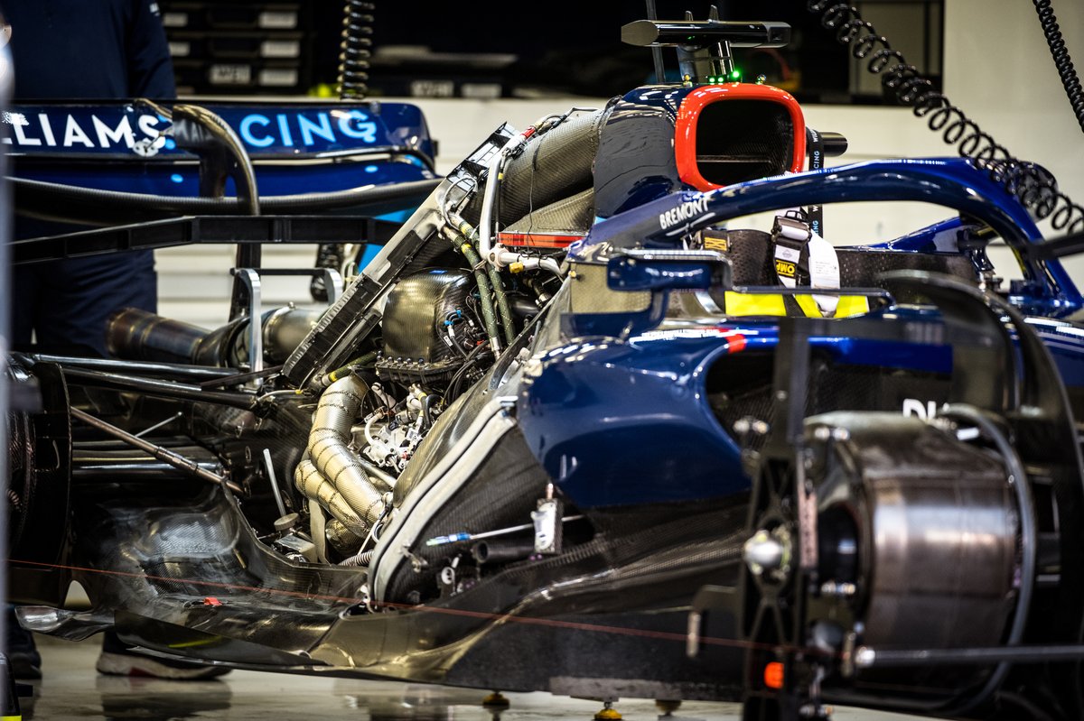 Williams FW44: il radiatore è parzialmente