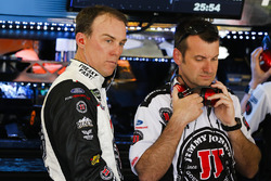 Kevin Harvick, Stewart-Haas Racing Ford Fusion y Rodney Childers