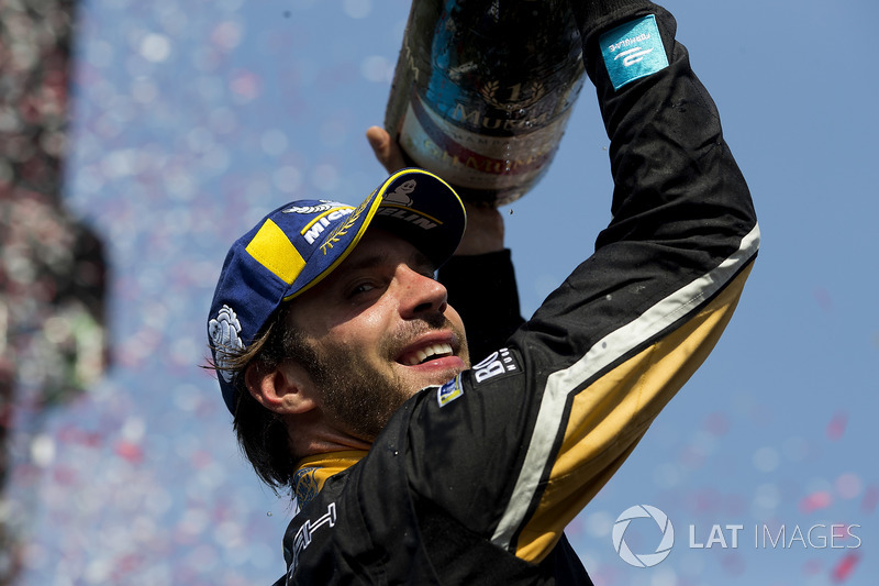 Jean-Eric Vergne, Techeetah, sprays the champagne on the podium