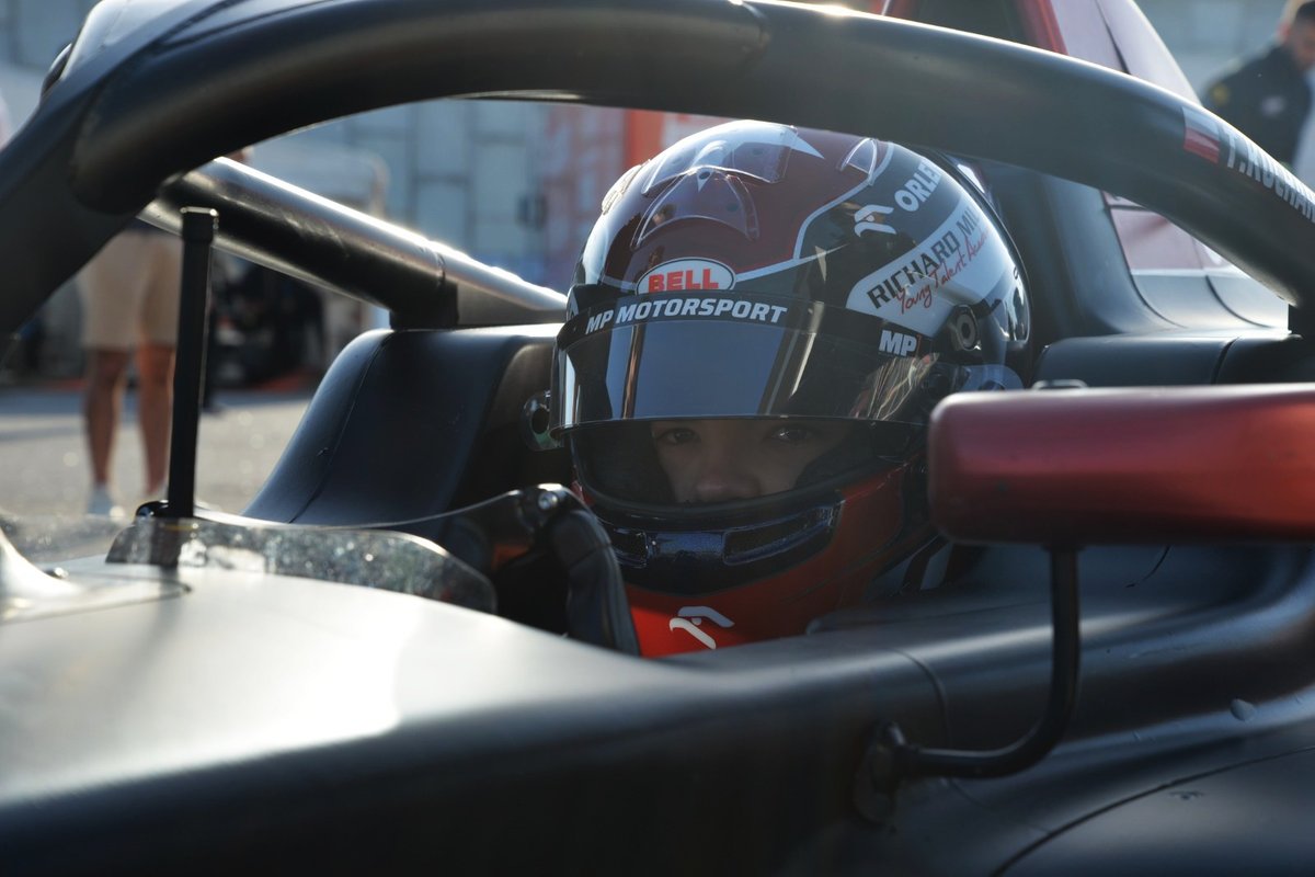 Tymoteusz Kucharczyk, F4