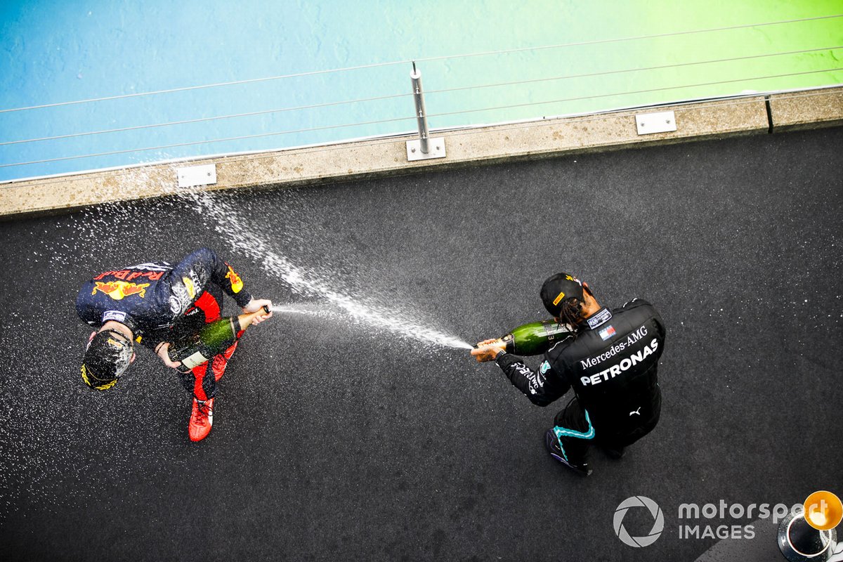 Max Verstappen, Red Bull Racing dan Lewis Hamilton, Mercedes-AMG F1