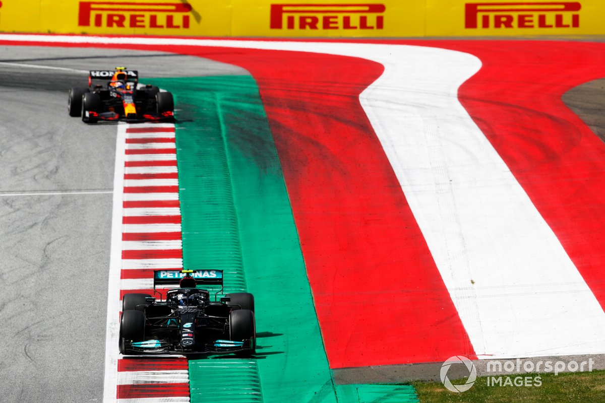 Valtteri Bottas, Mercedes W12, Sergio Perez, Red Bull Racing RB16B