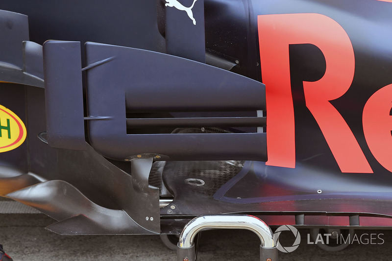 Red Bull Racing RB13 bargeboard