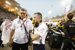 Операційний директор Force India Formula One Team Отмар Сафнауер, технічний директор Williams Martin