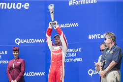 Podio: il terzo classifcato Nick Heidfeld, Mahindra Racing