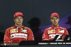 Kimi Raikkonen, Ferrari en racewinnaar Sebastian Vettel, Ferrari tijdens de persconferentie