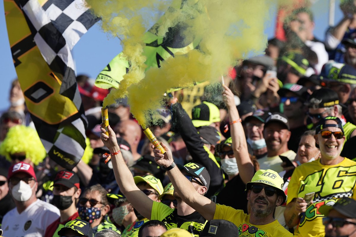 Les fans de Valentino Rossi, Petronas Yamaha SRT