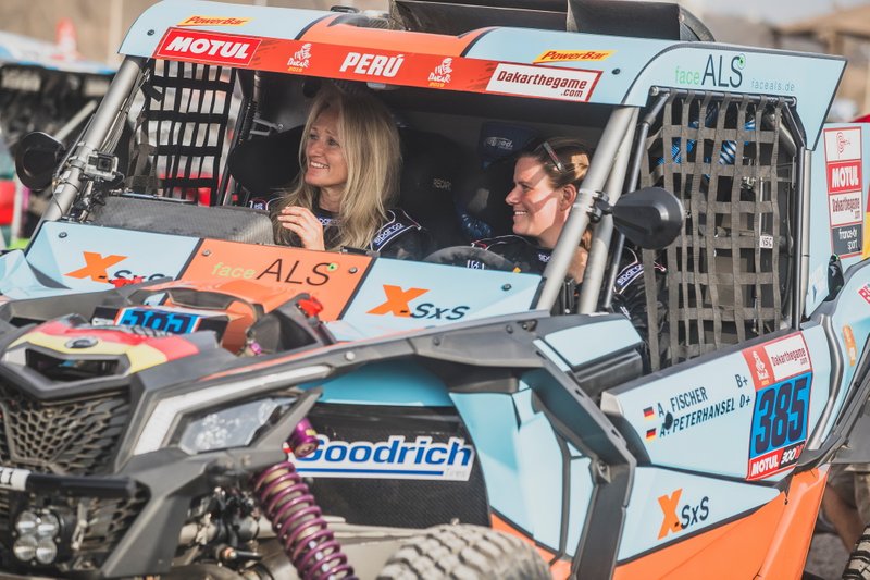 #385 SxS Racing4Charity-Team Face ALS: Аннетт Фішер, Андреа Петрансель