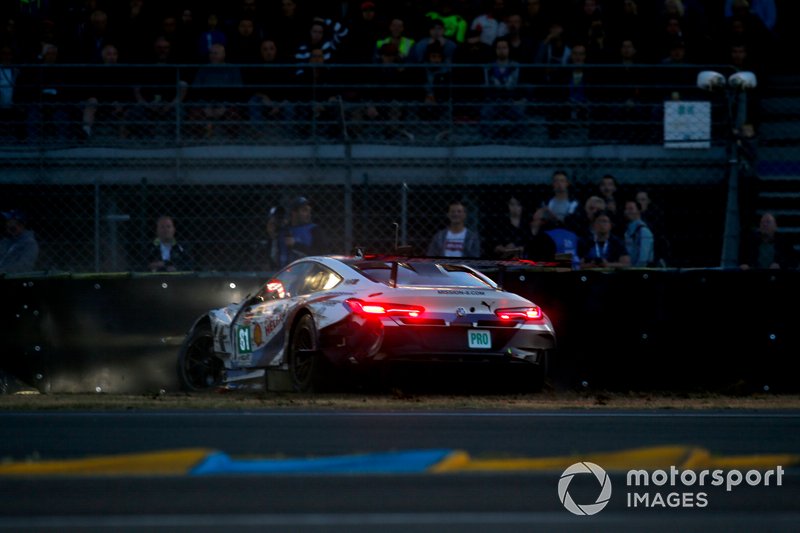 Accident de la #81 BMW Team MTEK BMW M8 GTE: Martin Tomczyk, Nicky Catsburg, Philipp Eng
