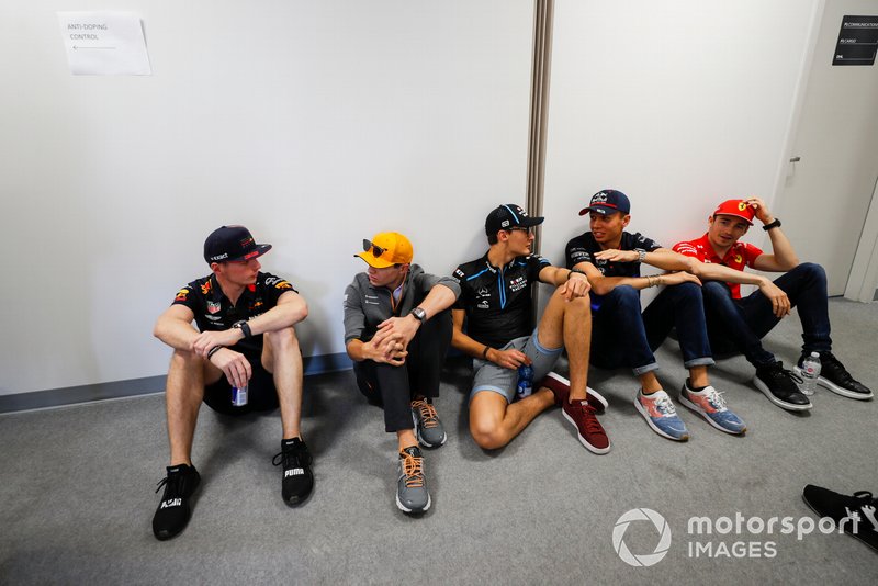 Max Verstappen, Red Bull Racing, Lando Norris, McLaren, George Russell, Williams Racing, Alexander Albon, Toro Rosso, et Charles Leclerc, Ferrari