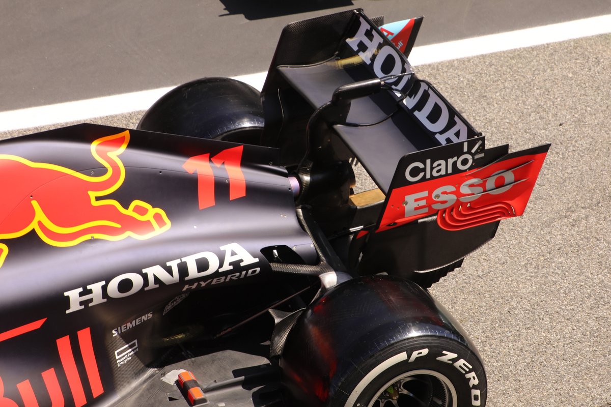 Заднее антикрыло Red Bull RB16B