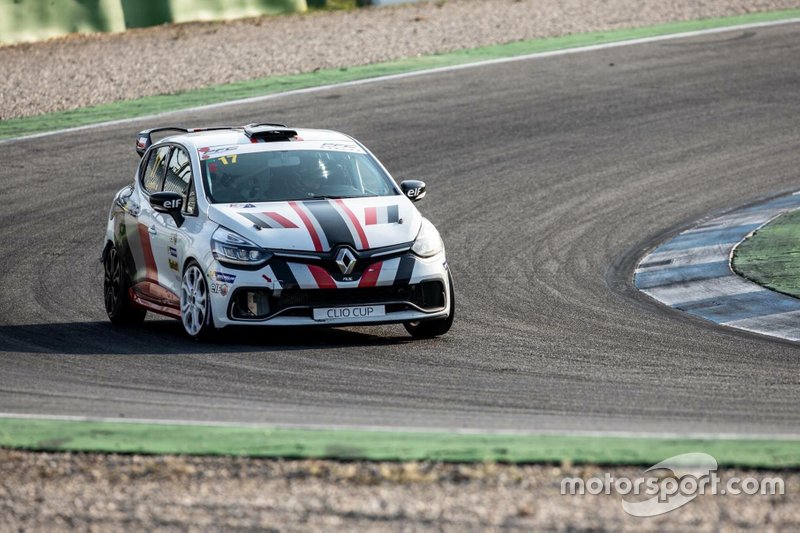 Albert Legutko, Renault Clio Cup Central Europe, Renault Clio