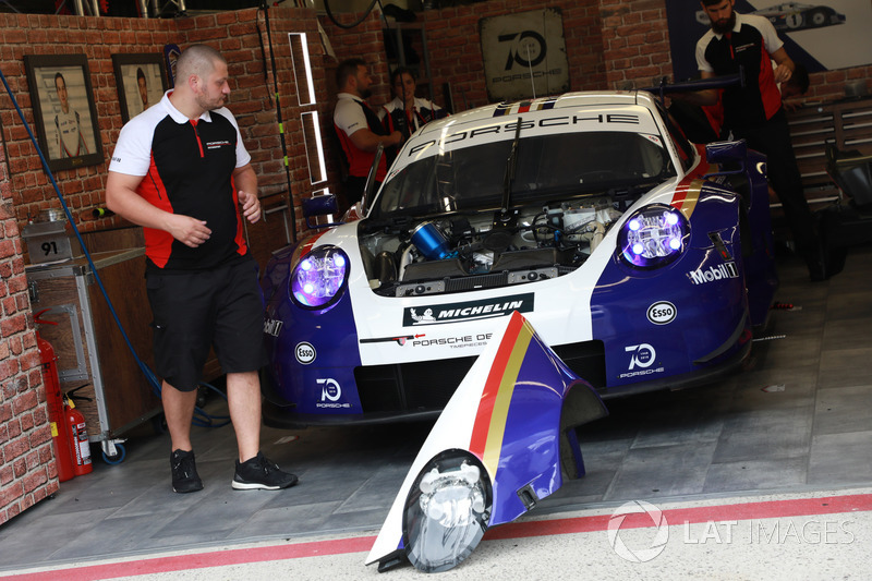 #91 Porsche GT Team Porsche 911 RSR