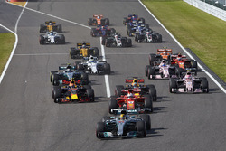 Lewis Hamilton, Mercedes AMG F1 W08, Sebastian Vettel, Ferrari SF70H, Max Verstappen, Red Bull Racin