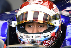 Шон Гелаель, Scuderia Toro Rosso STR12