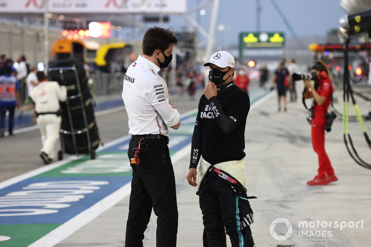 Toto Wolff, Executive Director - Business, Mercedes AMG, with Valtteri Bottas, Mercedes-AMG F1