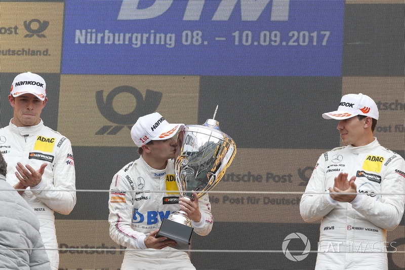 Подіум: переможець гонки Лукас Ауер, Mercedes-AMG Team HWA, Mercedes-AMG C63 DTM, друге місце Под Ді