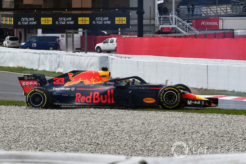 Max Verstappen, Red Bull Racing RB14, va in testacoda