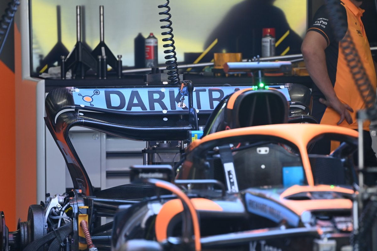 McLaren MCL36: l'ala posteriore più carica