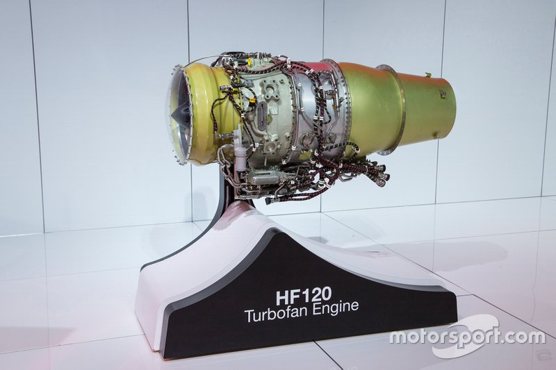 Mesin Jet Turbofan HF120