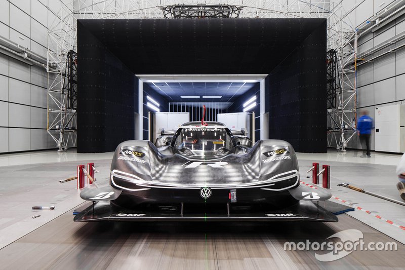 Volkswagen ID. R w tunelu aerodynamicznym