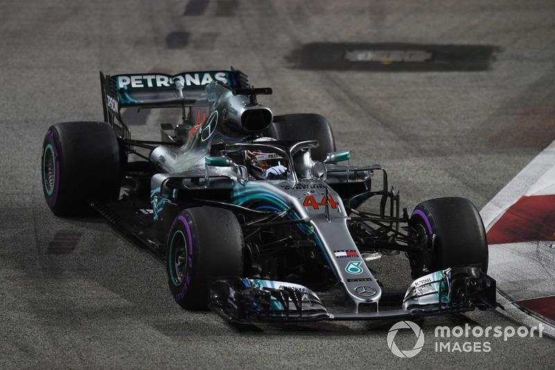 Lewis Hamilton, Mercedes AMG F1 W09 EQ Power+, melaju di GP Singapura