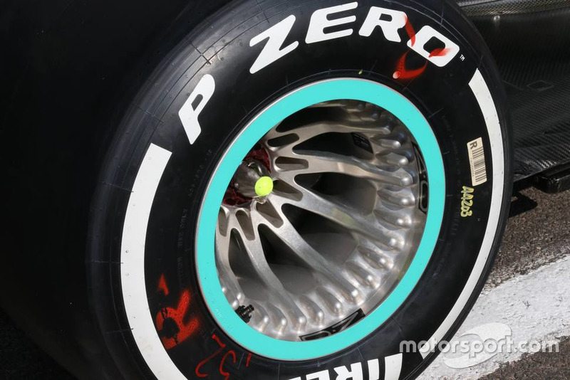 Mercedes AMG F1 W09 detalle del rin